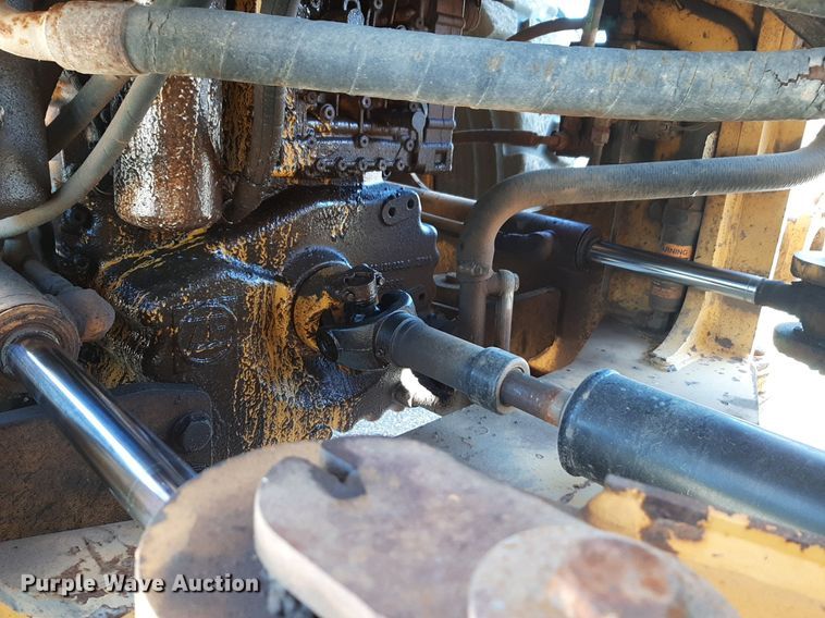 image for item NU9380 2005 John Deere 444J wheel loader