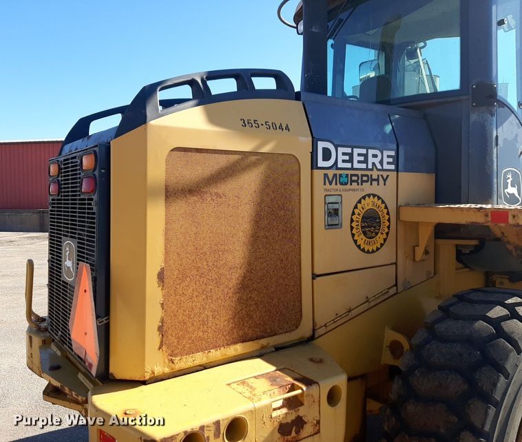 image for item NU9380 2005 John Deere 444J wheel loader