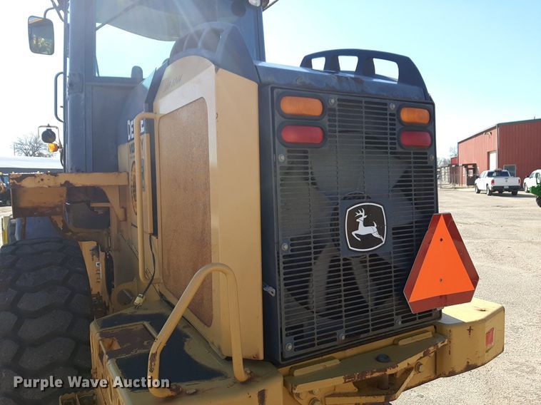 image for item NU9380 2005 John Deere 444J wheel loader