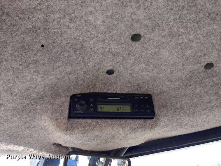 image for item NU9380 2005 John Deere 444J wheel loader