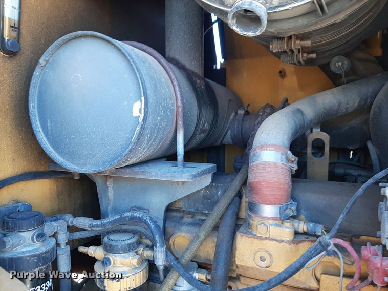 image for item NU9380 2005 John Deere 444J wheel loader