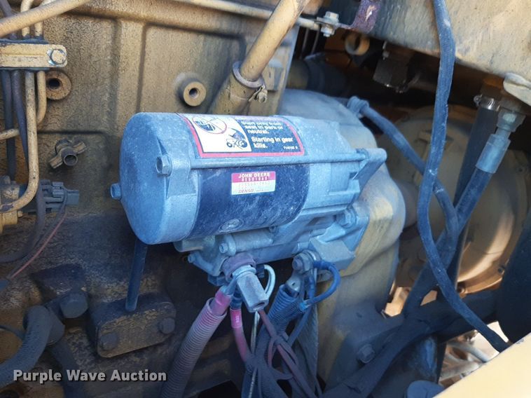 image for item NU9380 2005 John Deere 444J wheel loader