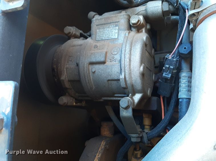 image for item NU9380 2005 John Deere 444J wheel loader