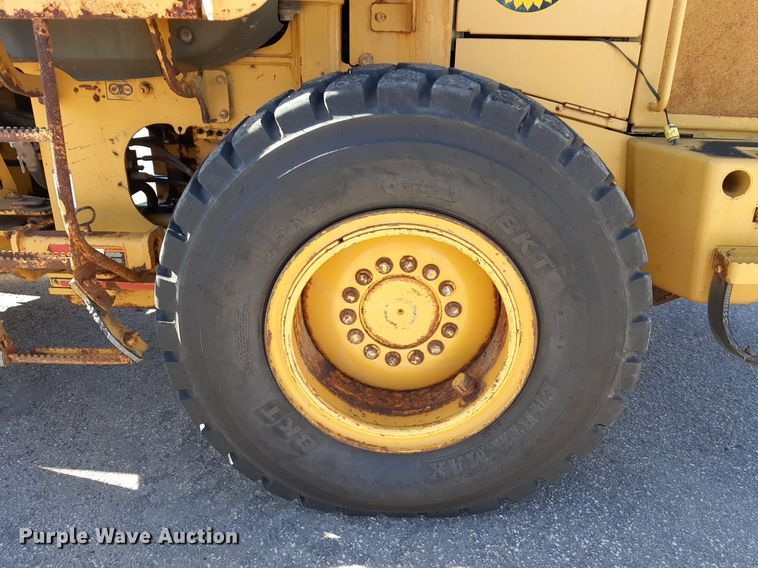 image for item NU9380 2005 John Deere 444J wheel loader