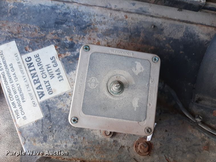 image for item NU9381 1997 Galion 830B motor grader