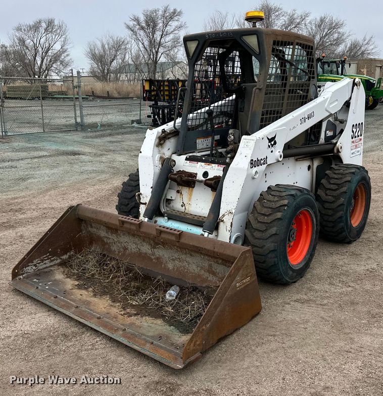 image for item OA9505 Bobcat S220 skid steer loader