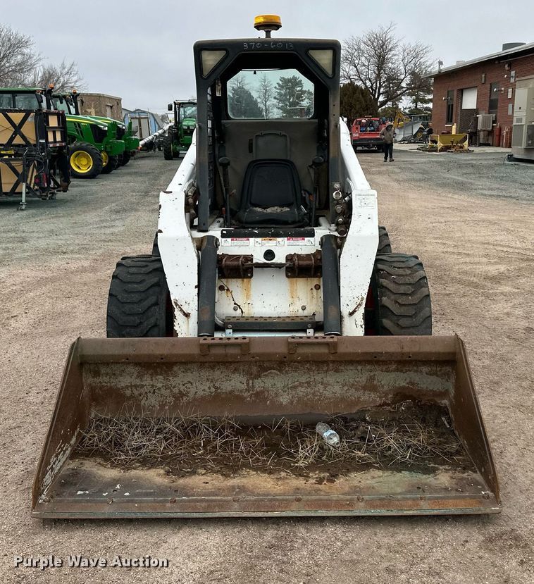 image for item OA9505 Bobcat S220 skid steer loader