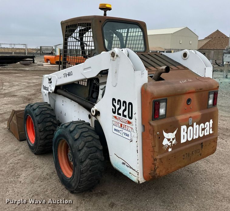 image for item OA9505 Bobcat S220 skid steer loader