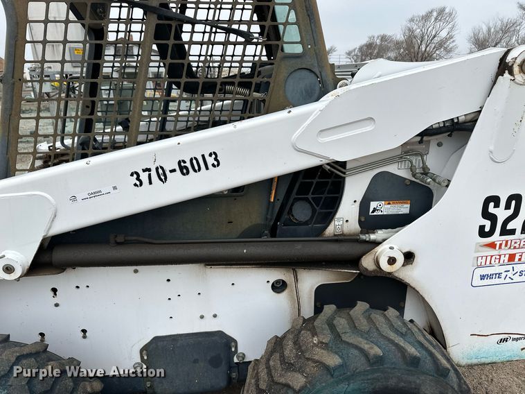 image for item OA9505 Bobcat S220 skid steer loader