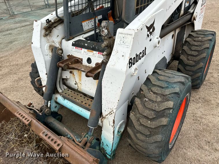 image for item OA9505 Bobcat S220 skid steer loader