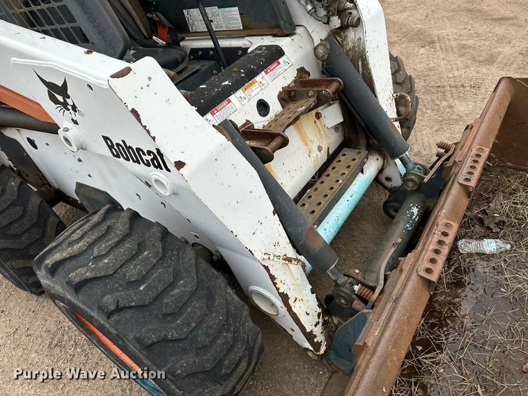 image for item OA9505 Bobcat S220 skid steer loader