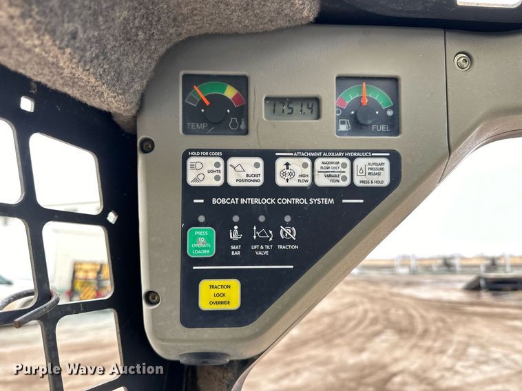 image for item OA9505 Bobcat S220 skid steer loader