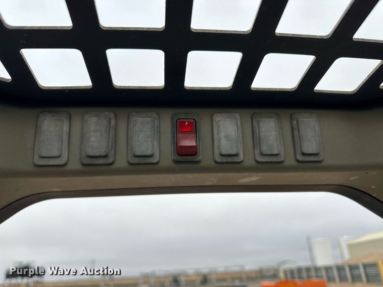 image for item OA9505 Bobcat S220 skid steer loader