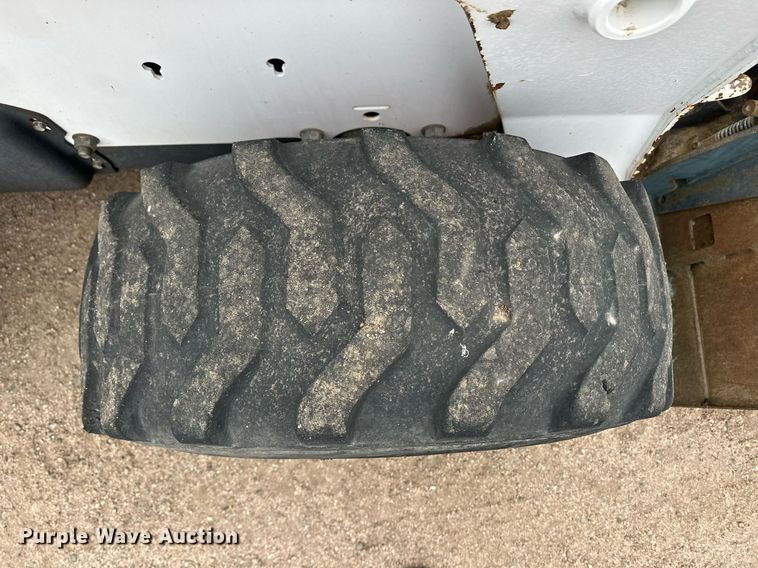 image for item OA9505 Bobcat S220 skid steer loader