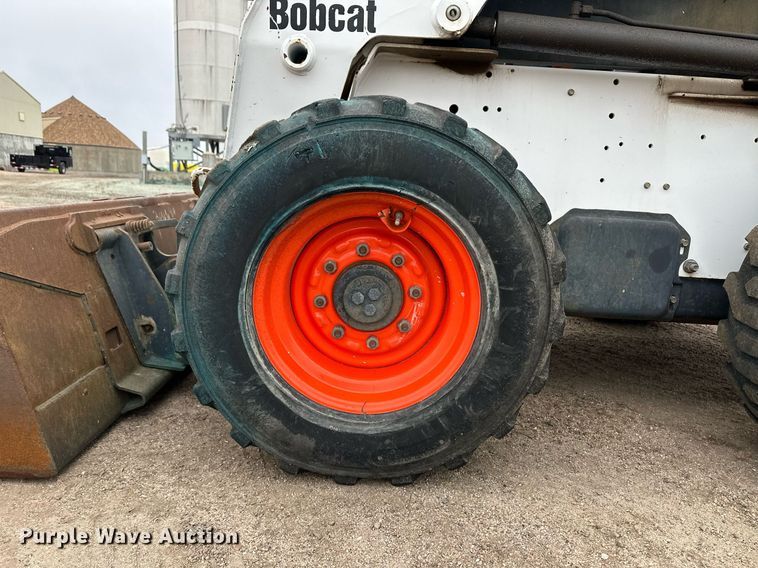 image for item OA9505 Bobcat S220 skid steer loader