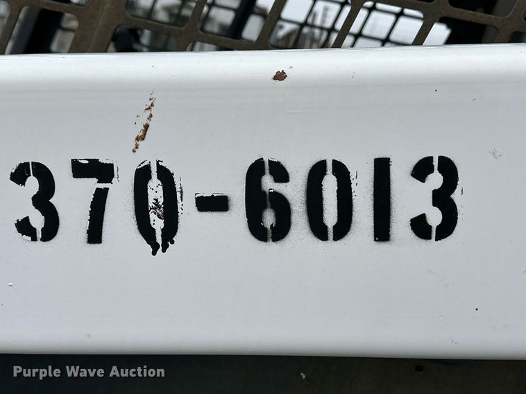 image for item OA9505 Bobcat S220 skid steer loader