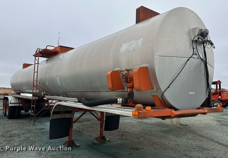 image for item OA9508 1986 Etnyre tank trailer