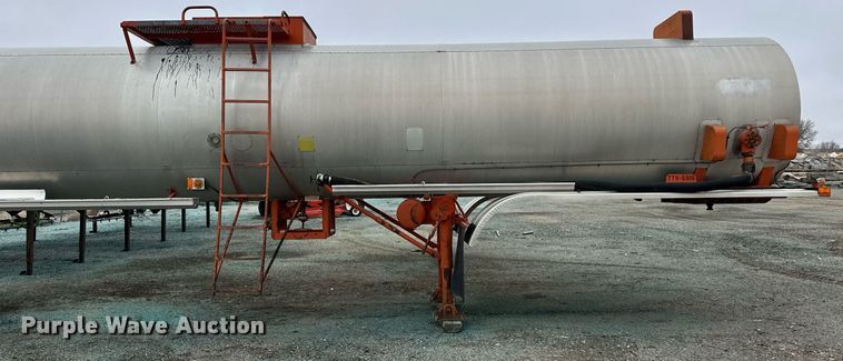 image for item OA9508 1986 Etnyre tank trailer
