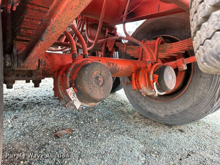 image for item OA9508 1986 Etnyre tank trailer