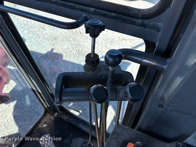 image for item OA9514 Champion 710A motor grader