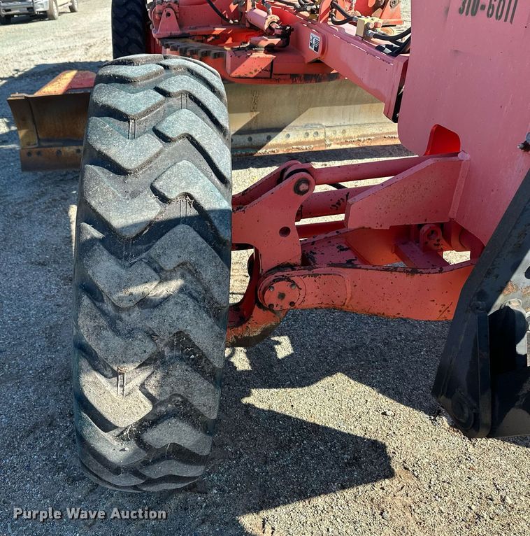 image for item OA9514 Champion 710A motor grader