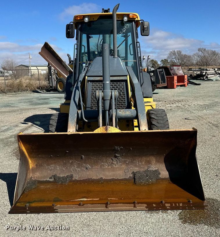 image for item OA9516 2007 John Deere 310J backhoe