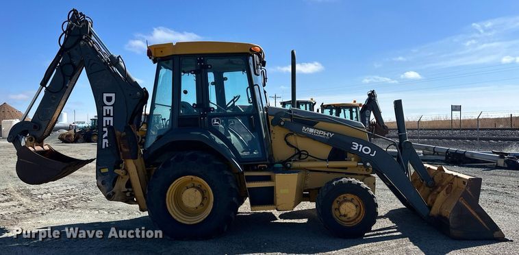 image for item OA9516 2007 John Deere 310J backhoe