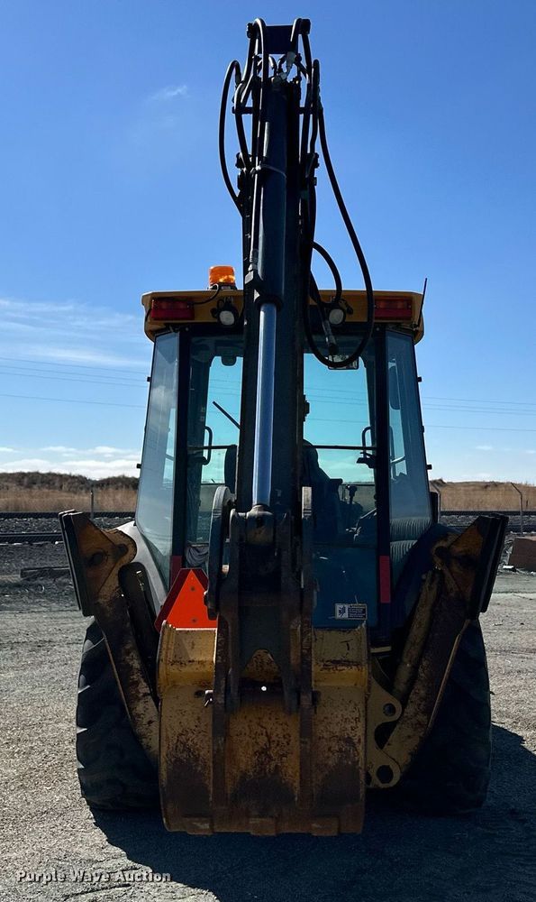 image for item OA9516 2007 John Deere 310J backhoe