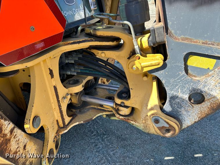 image for item OA9516 2007 John Deere 310J backhoe
