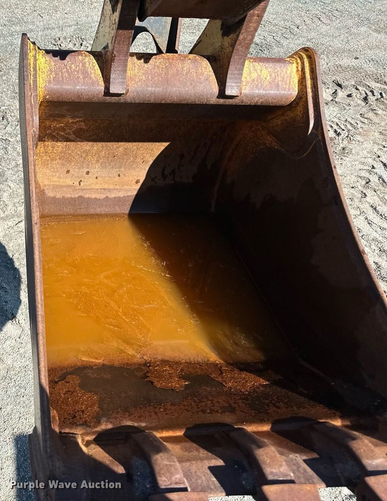 image for item OA9516 2007 John Deere 310J backhoe