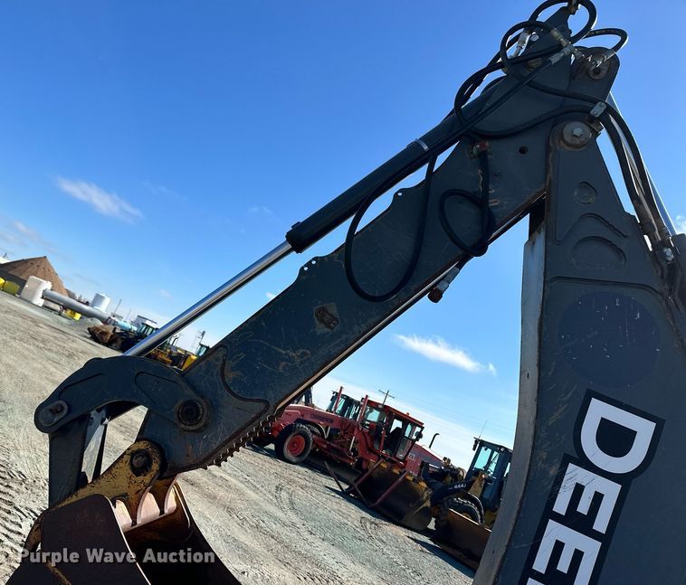 image for item OA9516 2007 John Deere 310J backhoe