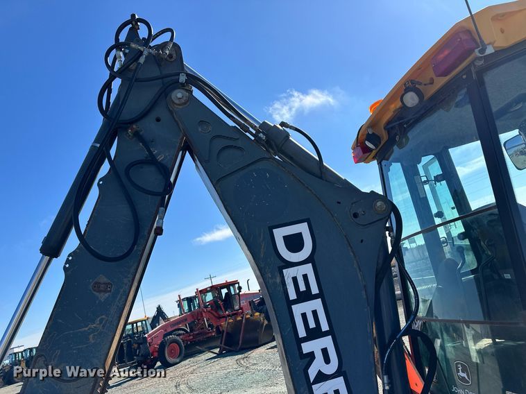 image for item OA9516 2007 John Deere 310J backhoe