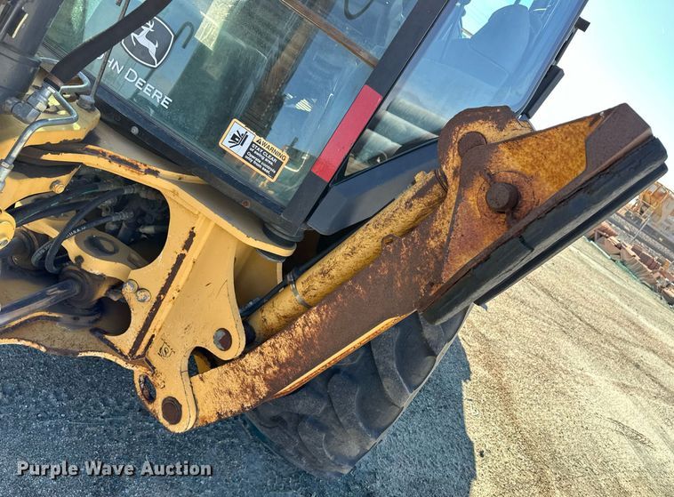 image for item OA9516 2007 John Deere 310J backhoe
