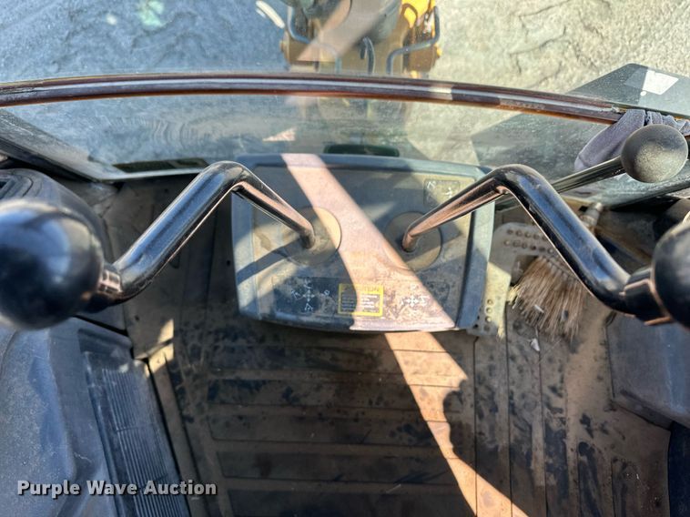 image for item OA9516 2007 John Deere 310J backhoe