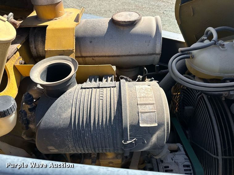 image for item OA9516 2007 John Deere 310J backhoe