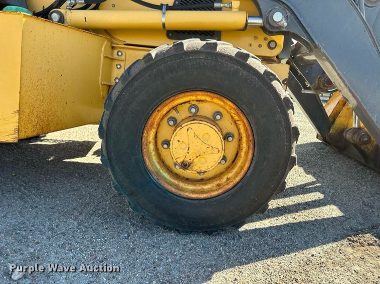 image for item OA9516 2007 John Deere 310J backhoe