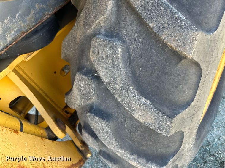 image for item OA9516 2007 John Deere 310J backhoe