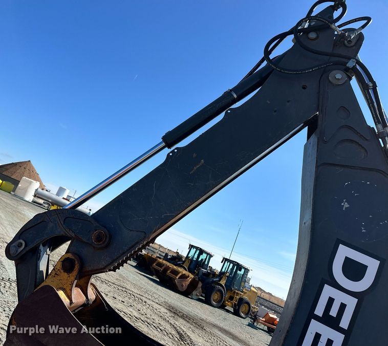 image for item OA9517 2008 John Deere 310J backhoe