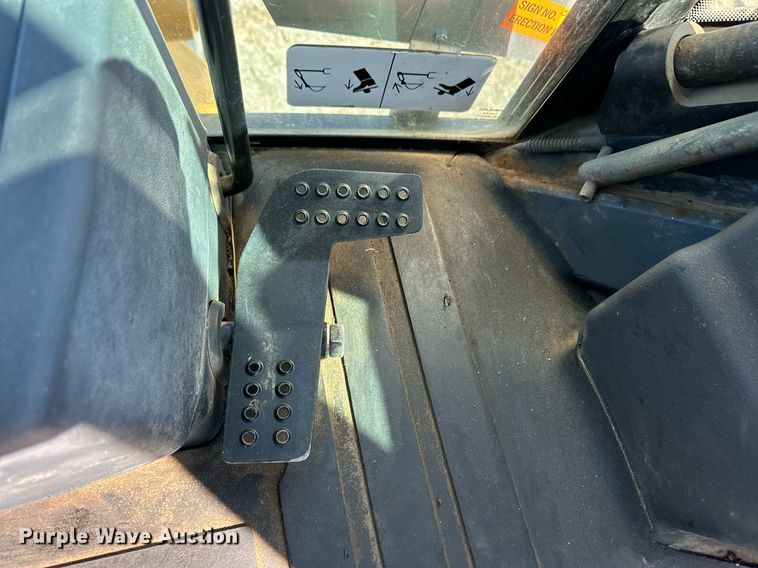 image for item OA9517 2008 John Deere 310J backhoe