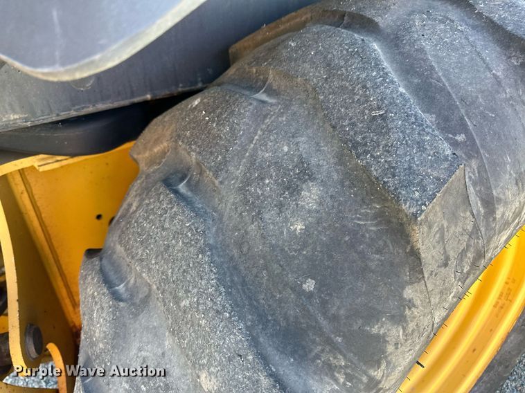 image for item OA9517 2008 John Deere 310J backhoe