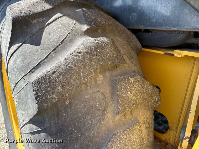 image for item OA9517 2008 John Deere 310J backhoe