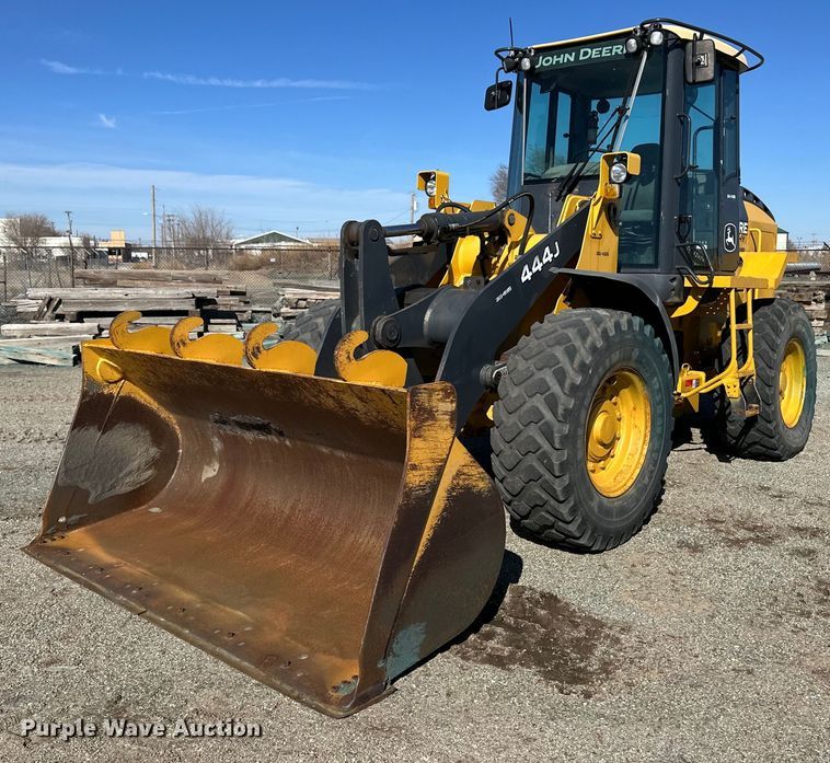 image for item OA9519 2006 John Deere 444J wheel loader