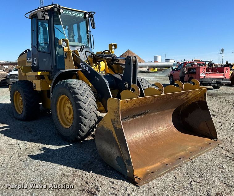 image for item OA9519 2006 John Deere 444J wheel loader