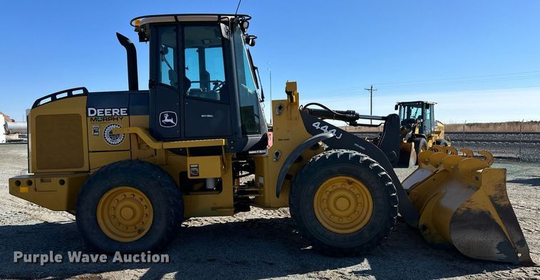 image for item OA9519 2006 John Deere 444J wheel loader
