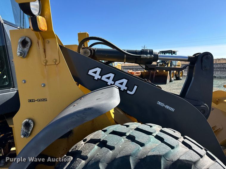 image for item OA9519 2006 John Deere 444J wheel loader