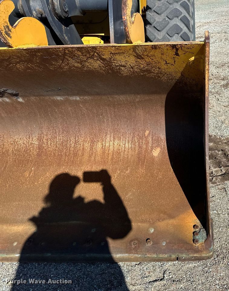 image for item OA9519 2006 John Deere 444J wheel loader