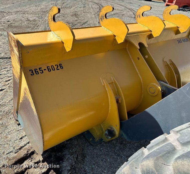 image for item OA9519 2006 John Deere 444J wheel loader