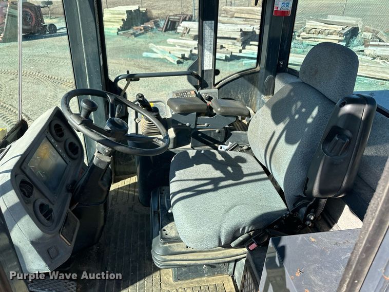 image for item OA9519 2006 John Deere 444J wheel loader