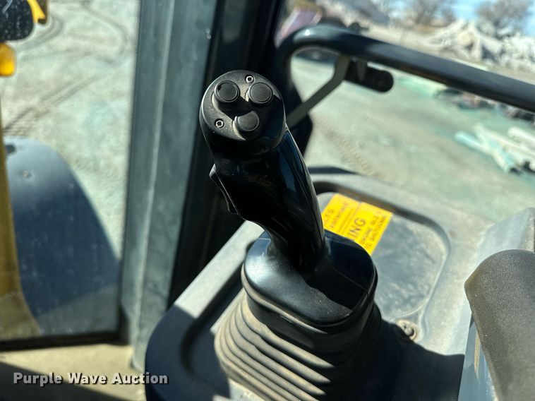 image for item OA9519 2006 John Deere 444J wheel loader