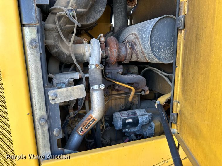 image for item OA9519 2006 John Deere 444J wheel loader